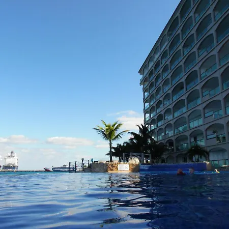 El Cantil Condo Resort