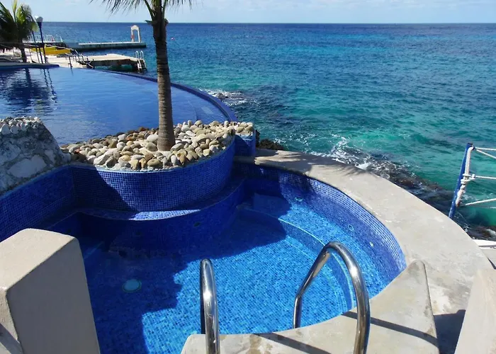 Cozumel Beach Condominiums 4*